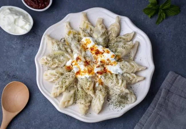 Kars Tereyağı İle Börek Ve Hingel